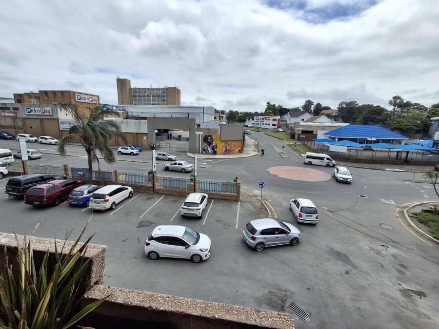 To Let Commercial Property for Rent in Vincent Eastern Cape
